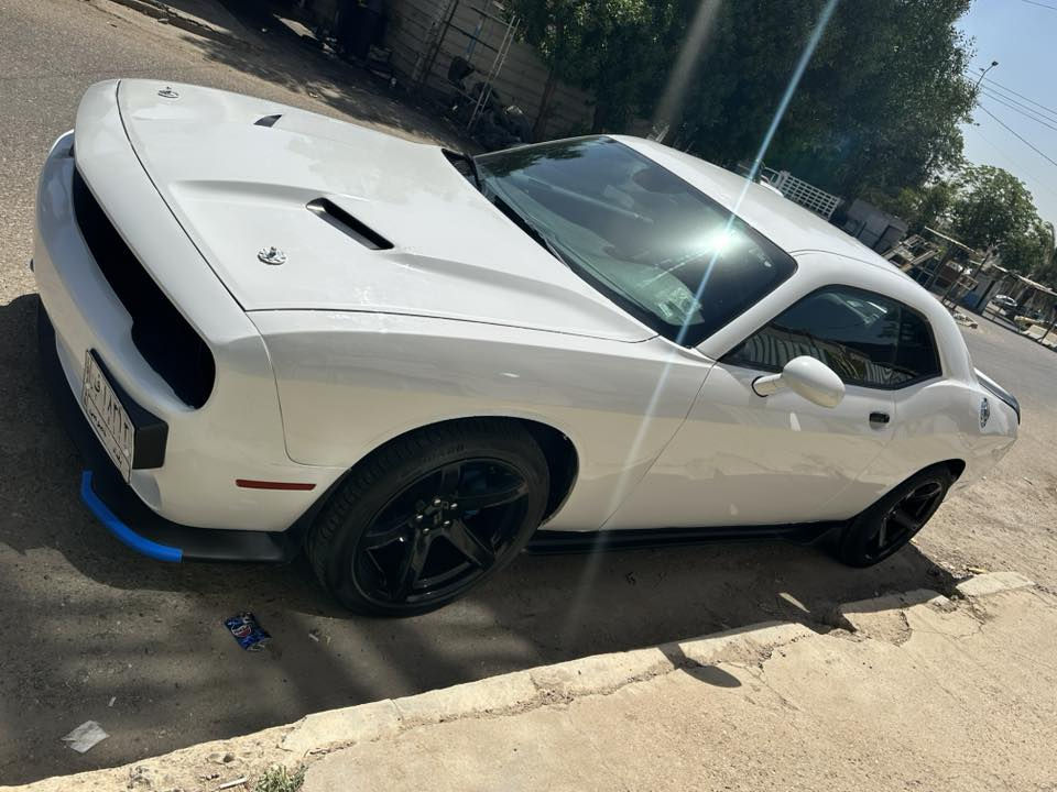 【 Dodge Challenger SXT 】

الموديل : [ 2019 ]

المحرك : [ V6 / 3.6 ]  

الگير : [ أوتوماتيك ]  

الممشى : [ 50 الف ميل ]

اللون : [ أبـيـض  ] 🎈

الحالة : [ حادثها جاملغات خلفيه وجنطه وهنا نصبغت حزام اثر شخوط  ]

[ الـــــمـــواصــفـــــات ]

- بصمة تشغيل 

- كاميرا + كار بلي 

- مقعد كهرباء 

[ الاضـــــــافــــــاات ] 

✅دوسات طافي
✅ لحيه srt طافي 
✅دفيوزر طافي
✅شفقه طافي 
✅سبايدر ريد اي طافي
✅زعانف ازرق

✅حداديه جديده
✅تنظيف غرفة احتراق وفيت بم  وفلاتر كله جديد
✅ ويـل نجمـة  خسفه قويه تو سايز🌟
✅تخم تاير تو سايز امامي 275  -  خلفي 315

محرك  كامل وجاهز ادامة  جديدة🔧🔧

🟥السعر ::157 وبيها مجال للطيبين

رقم بغداد تحويل ثاني يوم  سياره كلش نضيفه وبعد احلى من الصور 

الموقع : [ / بغداد / المنصور  ] 📍

للتواصل واتس اب او اتصال 

: [  *********** ]
