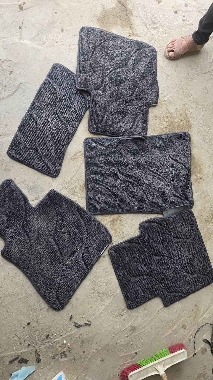 تخم كاعيات 
ملكه / لون اسود 
متوفرات  / 5 قطع 
نضافتهن كدامك بتصوير 
يوجد توصيل جميع محافظات العراق 
***********
واتساب / اتصال
