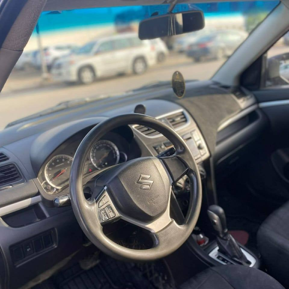 سوزوکی سویفت 2015   
سەیارەکە 4 پارچەی هەیە بۆنیت ،
دەرگای سایەقی ئو دەرگای پشتەوە 
لەگەر چامڵغی سایەقی پشتو پێشی کەپسە 
سەرەشانسیەکەی قنجەکی زۆر زۆر بەسیتی هەیە 
سەنەوی و نوییە ٢٠٢٧بەناوی خۆمە 
بەناو کردن وەکالە بە شەرت
شوێن هەولێر 

سـعـر : لە کۆمێنت داوابکە ڕاستەوخۆ بۆت دێت 📥 

گێر و مەکیەنەی بەشەرت 
هیچ کێشەیەکی تێدا نییە 

ژمارەی خاوەنەکەی 
***********
