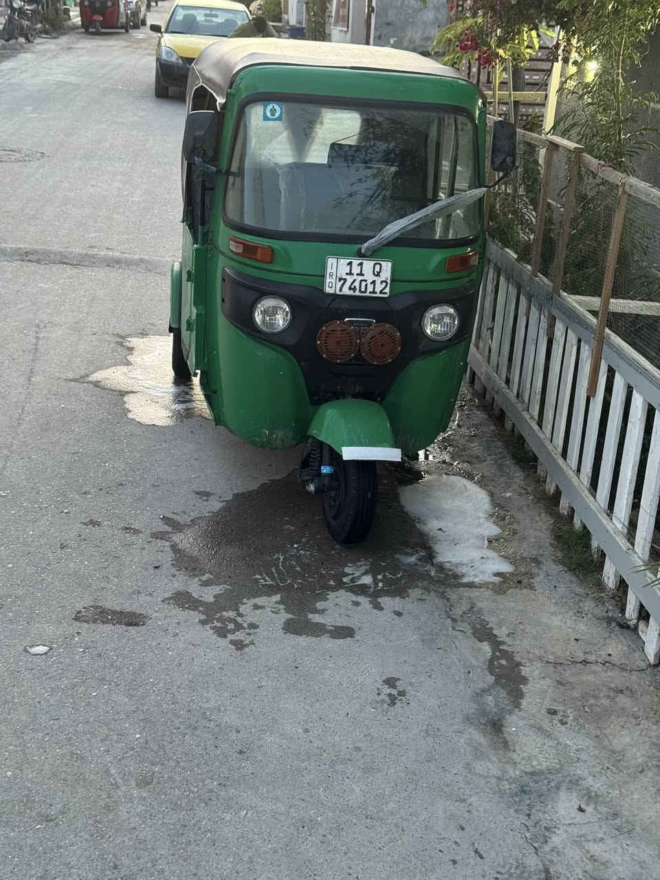 سلام عليكم يابة تكتك ٢٢ شهر ١٠ لبيع تكتكً مكفولة كفالة عامة كشرًومكينة معمرة بس دوسات مرقمة  رقم بغداد بسمي ثاني يوم احولك تكتك حلوة وخير من اللة تواصل *********** سعر 10 ونص وبيهة مجال
