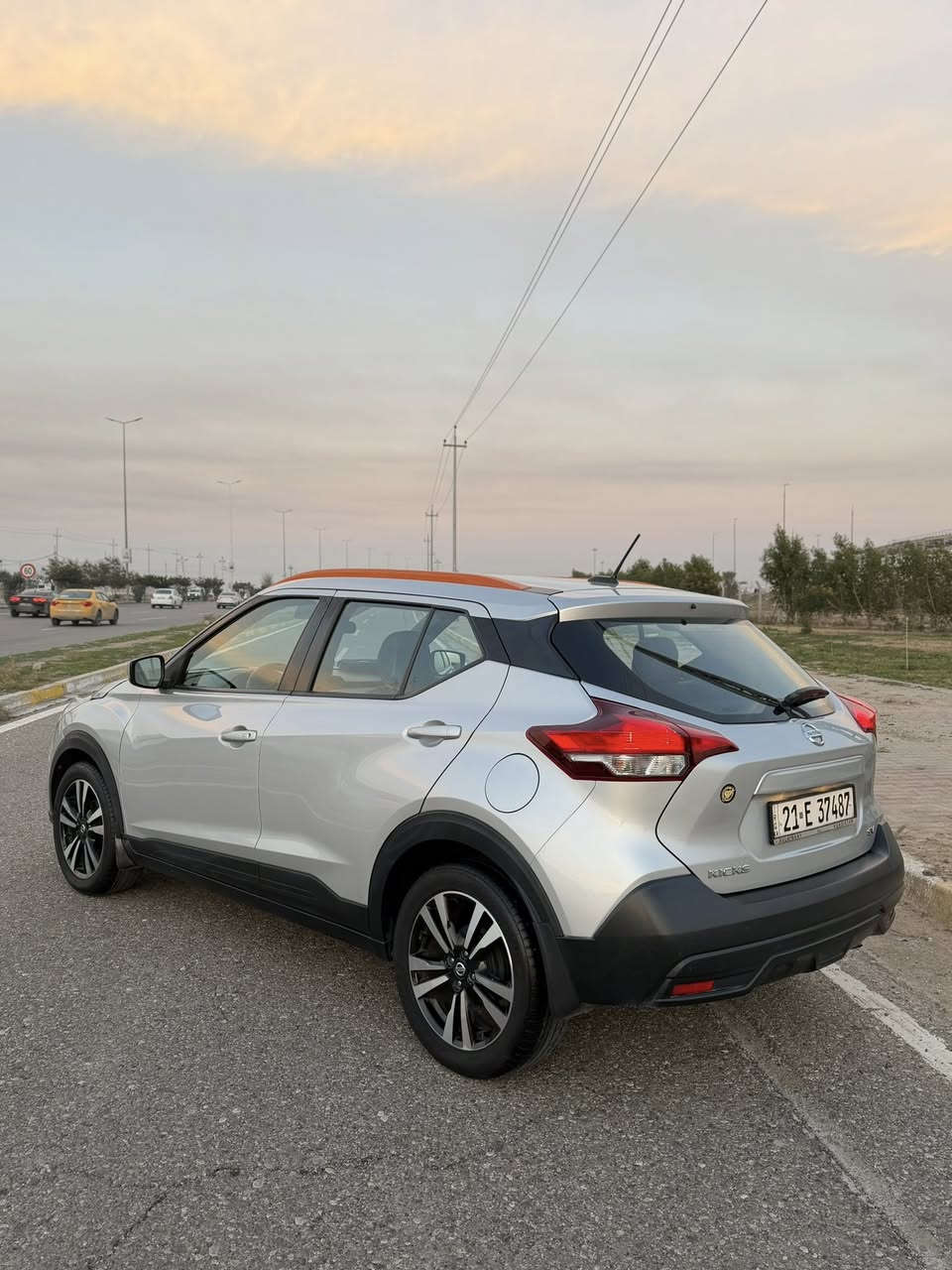 سلام عليكم نيسان كيكس
موديل 2019 مواصفات SV
شاش كامير 
عداد الكتروني 
كير محرك بشرط 
اربع طايرات جديد
ويل كروم 
سنوية هز رقم ژينكة جديد 
شرط تحويل والغرامات 
بيها كوبون بانزين 
سيارا حاهز بدون اي نقص 
ماشي 40 مايل 
كهربائيت كل شغال 
مكانه كركوك 
سعر 126$  بيها محال 
للستفسار زايد ***********
