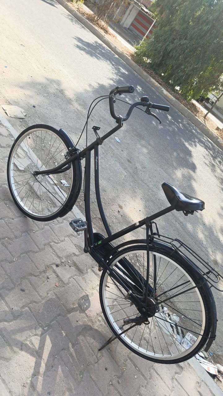 باسكل للبيع فول نضافه كلشي مابيه حجم 26 موديل 20 لون 🖤شركه السعر 65 رقم ***********مكاني كركوك

