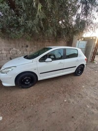 ٢٠٠٦ • محرك وكير ابلادي • داخلية نظيفة