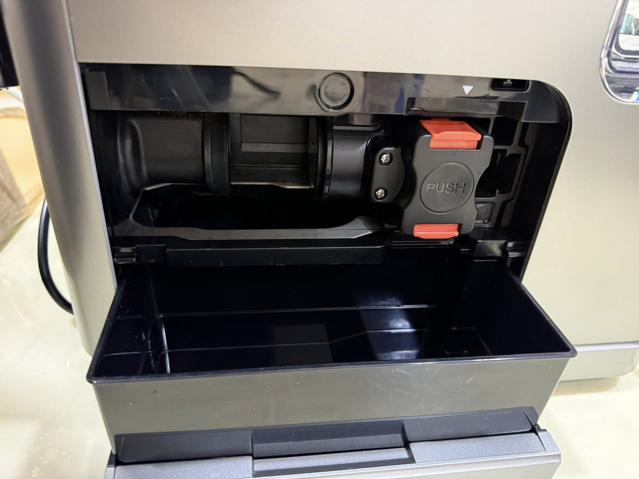 سلام عليكم اخوان ،، من رخصة ادمن المحترم  ،، مكينة ايسبريسو  فول اتوماتيك  المانى سلفر كريست جديد با كارتون بس فحصتها و تفاصيل با الخاص  .


**إذا كنت صاحب هذا الإعلان وتريد حذفه لأي سبب، رجاءا أرسل رسالة إلى الدعم الفني**