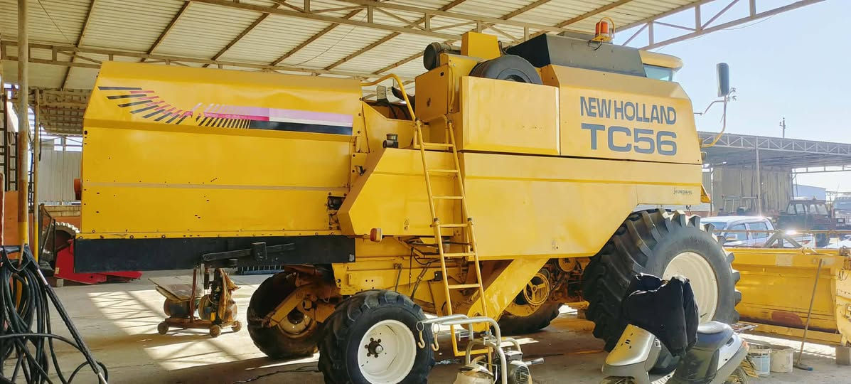 السلام عليكم حاصدة للبيع نيهولند هايدرو موديل 2000 خمسه بلم طبله 15فوت محرك شرط المكان الموصل تواصل على الارقام ***********
*********** السعر 60 مليون بيها مجال
