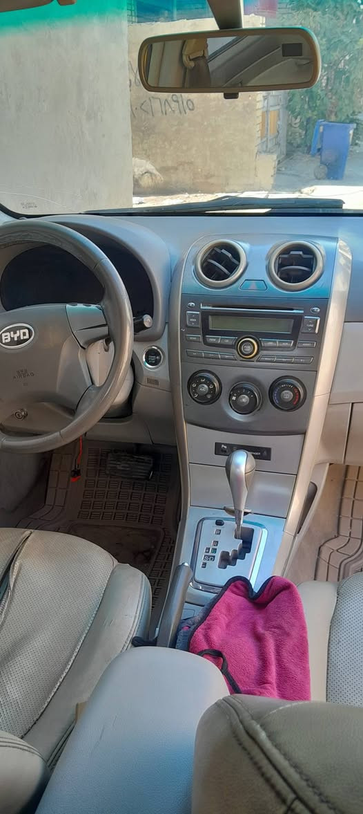 السلام عليكم سيارة BYD G3 للبيع موديل 2013 محركاها بلادي كير اوتوماتيك بلادي مكان دورة 36سعرهاوبيها مجال  ***********
