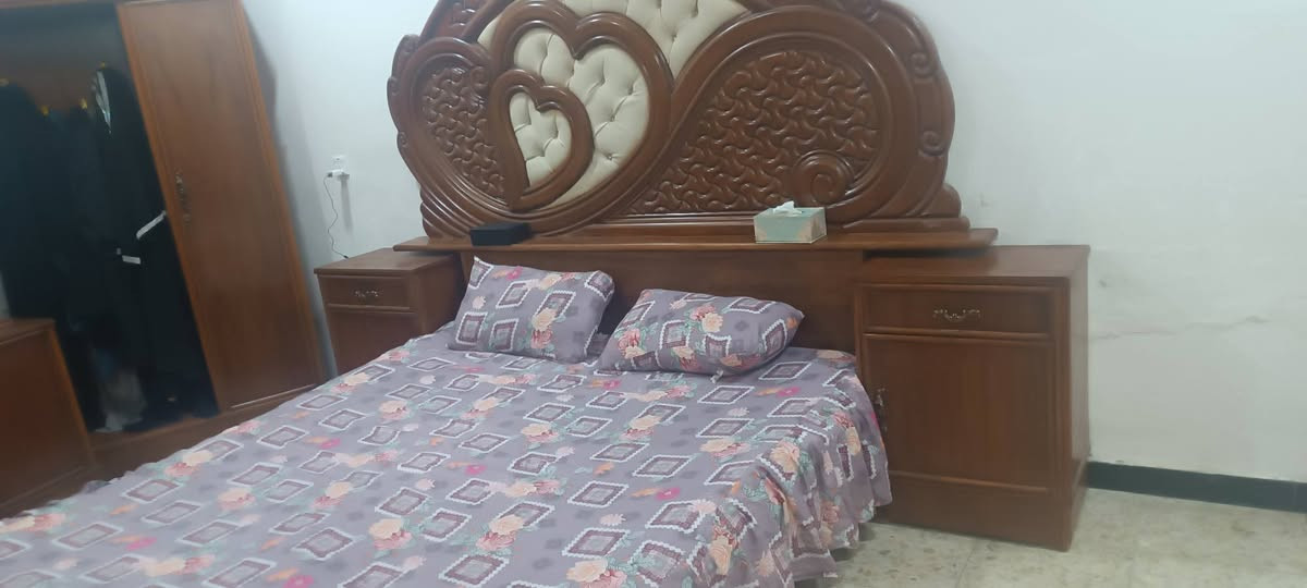 سلام عليكم غرفة نوم تزكلم داخل وخارج صاج للبيع الغرفة نظيفه رقم صاحب الغرفه مكانه الأمين الثانيه ***********
