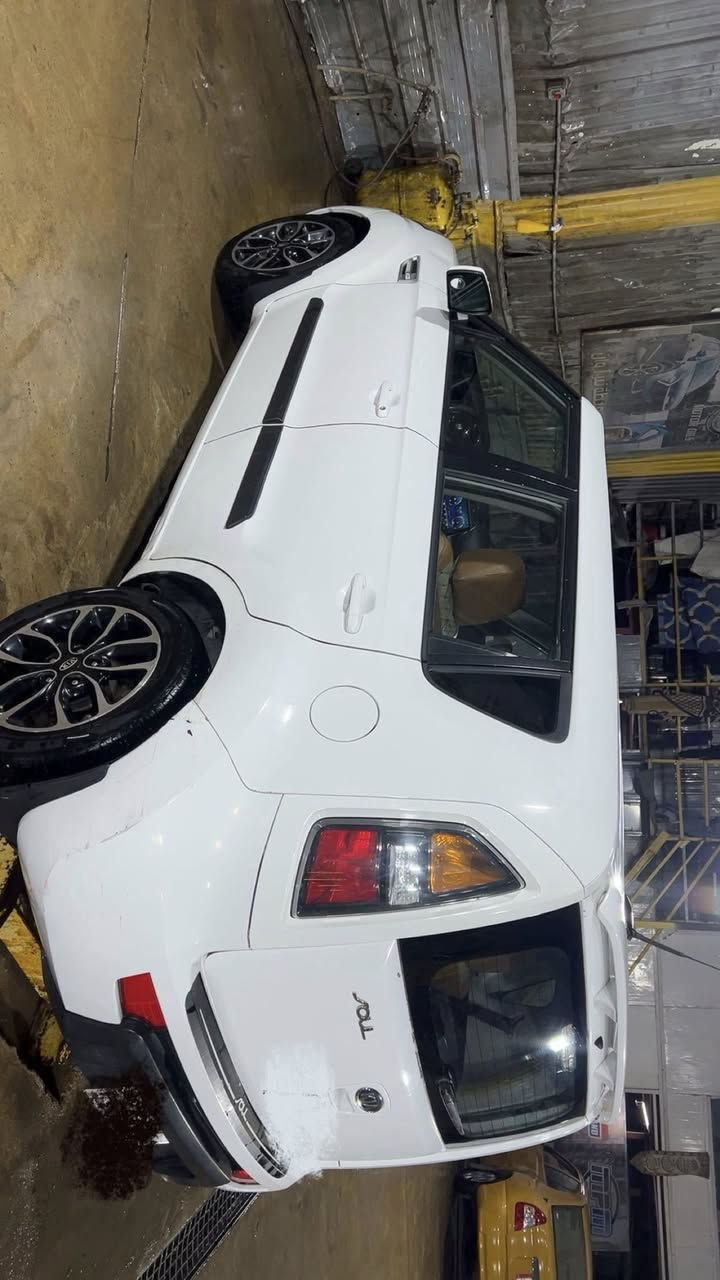 السلام عليكم كيا صول 2011 وارد امريكي حادثهاجاملغ جهة السائق ونفسه مصلح مكينة 2000 دوش سعرها 95 مكانها المعلمين ***********
