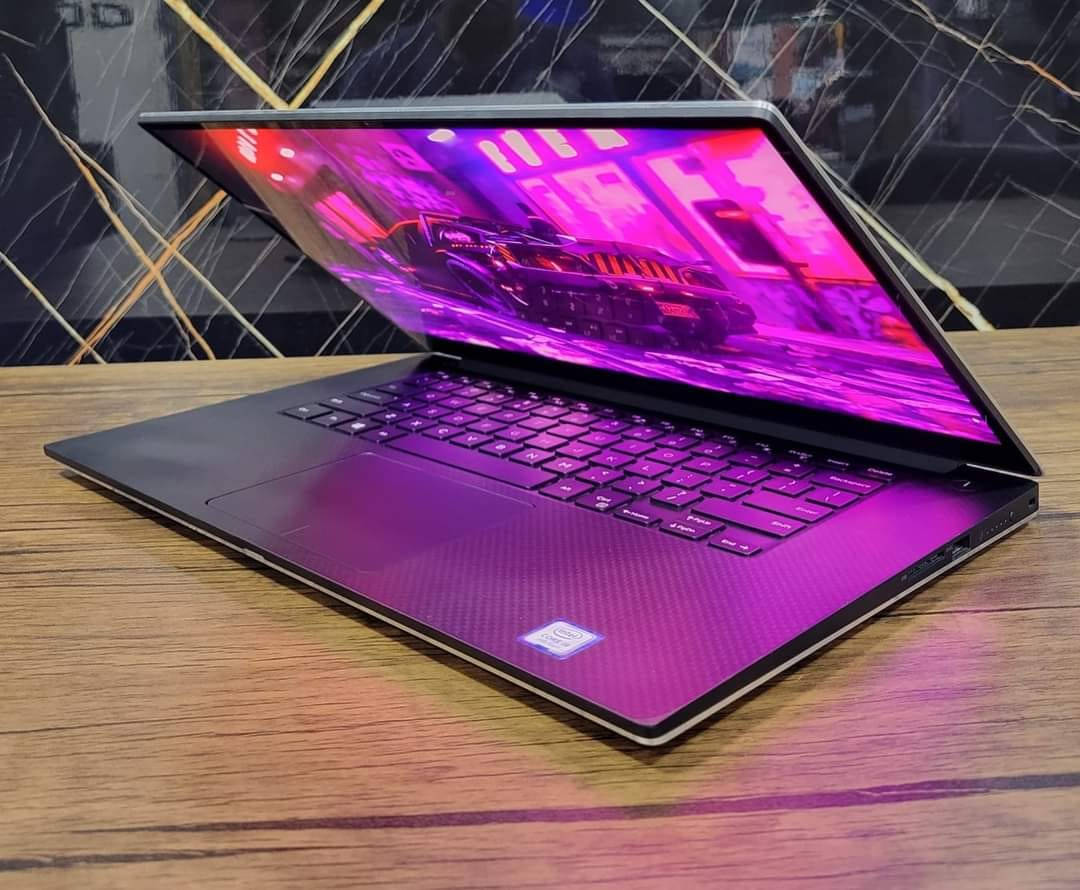 #الوحش Dell Precision 5540 ( كور i9 + جيل 9 + كارت شاشة خارجي) 🔥

اللابتوب اخو الجديد، نسخة البرزشن وورك ستيشن ( كور i9 ) معروفة بالتحمل و الاداء العالي جداً، خاص للشعل المكثف و برامج التصميم و الهندسة و الألعاب.

#المعالج_رهيب : كور i9 من الجيل التاسع بأعلى و أقوى فئة ( H ) و فئة H تعني: High Performance أي (فئة الأداء القوي) وهذه الفئة خاصة للإلعاب وبرامج التصاميم والهندسة.

الرامات : 16 كيكا 

الهارد : 512 كيكا نوع SSD NVMe (أسرع من SSD العادي إللي هو أصلاً سريع)

#كارتين_شاشة:

الأول كارت داخلي: أحدث نوع (ألترا أتش دي - UHD) حجم 8 كيكا

الثاني كارت خارجي: NVIDIA Quadro T2000 حجم 4 كيكا أسرع وأقوى فئة T2000 (يشغلك الألعاب والبرامج القوية بكل سلاسة)

#من_أجمل_الشاشات 15.6 Full HD (تشبع لوني قوي + حواف سلم)

الدل البرزشن (كور i9) غنية عن التعريف، جهاز كلش قوي .. تكدر تبحث عنه و تشوفة بالمراجعات و قوته بالبرامج و الألعاب.

#برامج_منصبة_باللابتوب:

- مجموعة الاوفيس كاملة

- مجموعة الادوبي 

- برامج مشاهدة افلام ومباريات كرة القدم (شبكتي و سينمانا) 

- مواقع تواصل اجتماعي 

- كيم لوب

- ستيم 

- اوتوكاد 

#السعر 890 ألف مع #سيت_ملحقات (حقيبة + ماوس + ماوس باد + هدفون + الشاحن)

بغداد حي العدل (توصيل #مجاني بكل العراق)

واتساب ***********
