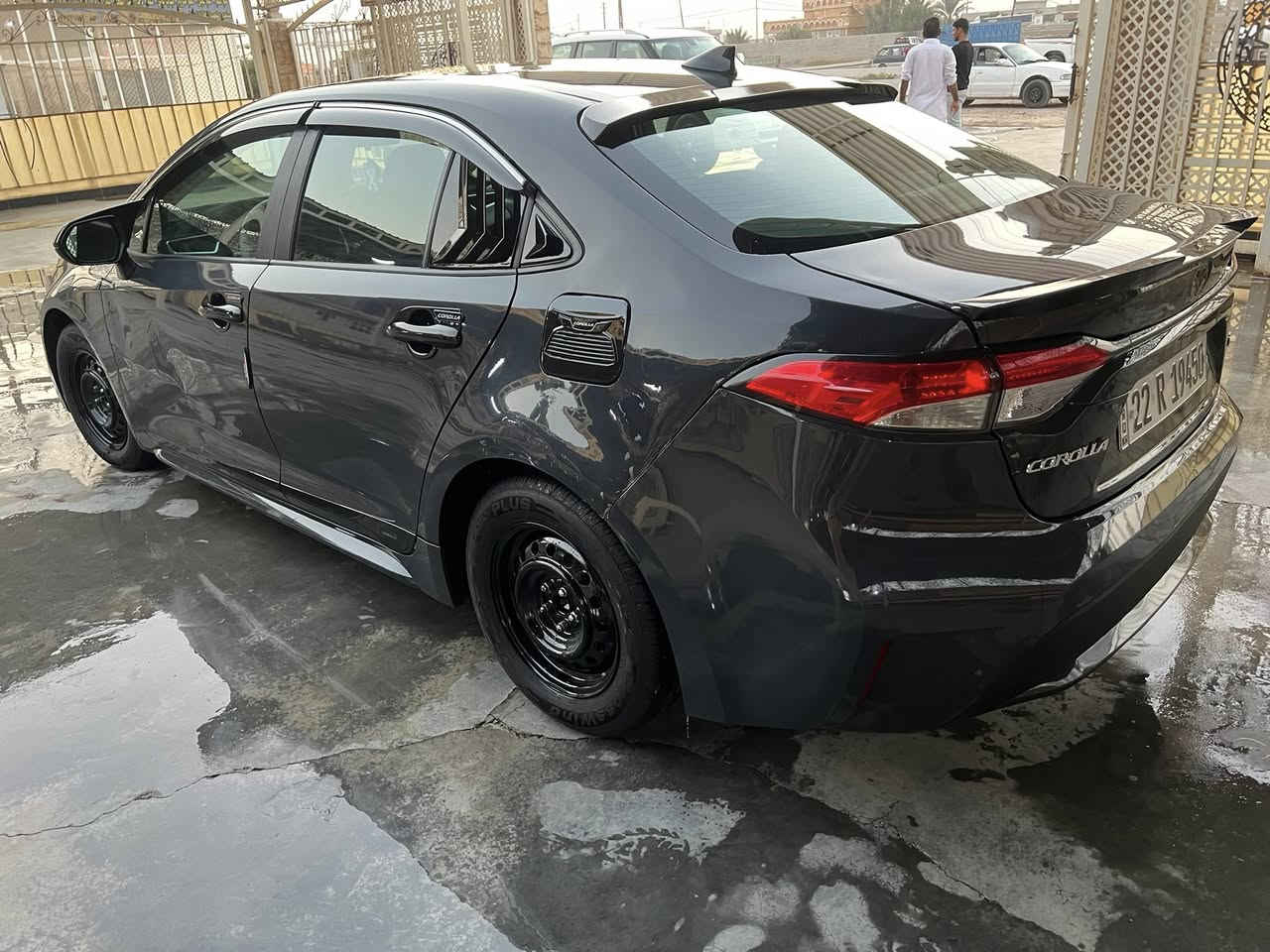 السلام عليكم 🫡 
كورلا. 24 
رقم. شمالي 22
لون مميز سمنتي 
بصمه 
اشارت ترحيب
سايد أبريك بصمه
رادار امامي
رادار جوانب 
تحديد مسار 
ماشيه 17000  الف بعدها زيرو 
ضررها موجود بل صور 
فقط بارد يم القبق البانزين 
السياره جديده بالصور مو حلوه 
سعرها  165.  وبيها مجال بسيط 
***********
***********
