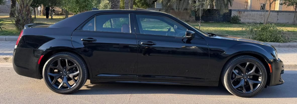 السلام عليكم اوباما 2021  ماشيه 40 الف ميل  استيراد شركة انترناشونال كلين السياره فول مواصفات داخل احمر رقم الهاتف ***********
