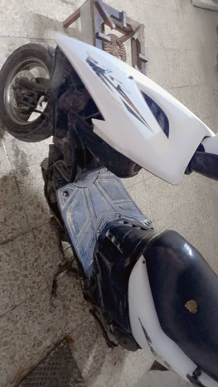 السلام عليكم دراجه ماكس امضلع 120 دراجه كامله من كلشي دراجه شغاله سلف او هندر بي باتريه تعبان دراجه بيه صالنصه FM او بيه قطره رياضي دراجه كامله السعر 200 قفل المكان بغداد الحريه الثانيه الرقم *********** واتساب
