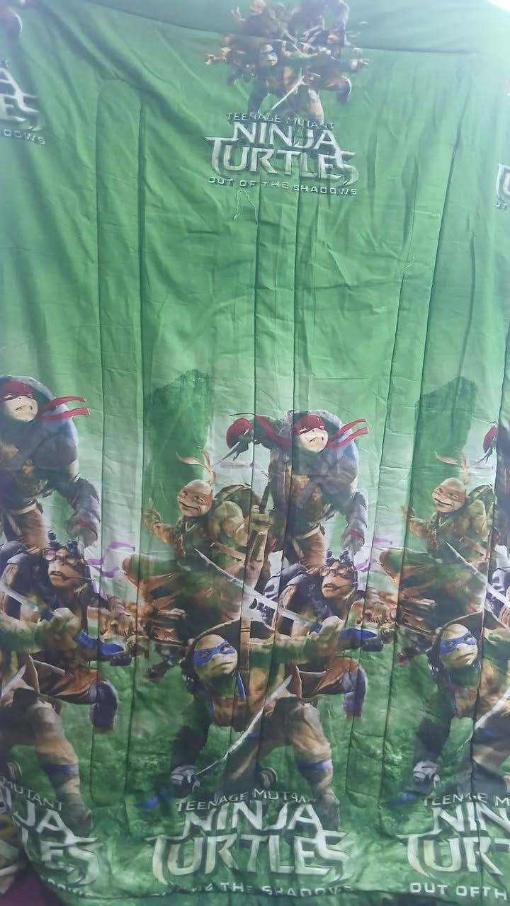 كاربد كبير قياس طول ٤متر وعرض ٣متر و٦٠ سنتيمتر ب٥٠ ولحفان ب٣٠ وشجرة كبيرة ٢٥ للإستفسار ***********
