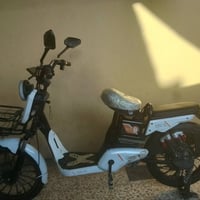 ماطور شحن للبيع الماطور بي الملف عاطل بس يمشي والبطاريات نص عمر 4بطاري...