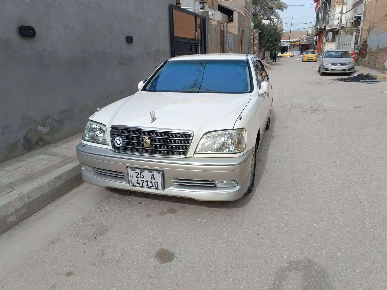 ملكه كراون 2003 اصل
كرستال اصل 
3 دكم
شاصي 75
تحويره نجف بالكامل الدشبول امارات
كفاله عامه من الكص والنقل 
السياره باسمي شخصيا
رقم كركوك قرار 48
مكان السياره الديوانية 
***********
السعر 160 وبيهه مجال
