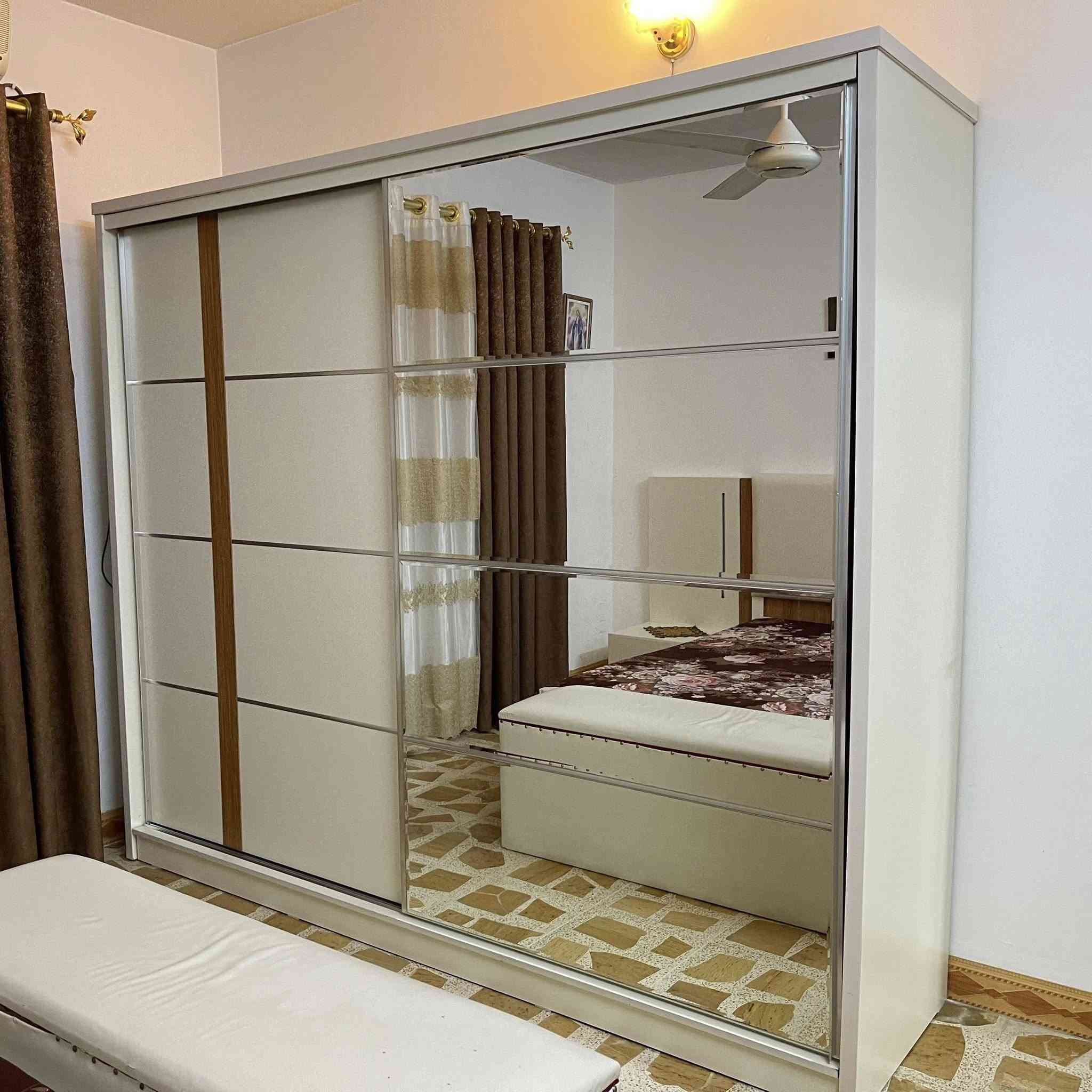 مساء الخير عدنا غرفة نوم للبيع خشب درجة أولى ثقيل سعرها 650
وسبلت كنتوري سعره ٤٠٠ اي استفسار الاتصال على هذا الرقم👇🏻

‭٠٧٨٧ ٦١٤ ٤٤٩٩‬
