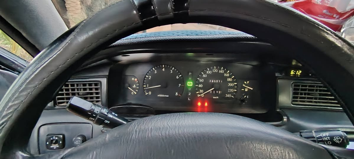 السلام عليكم ورحمة الله وبركاته كراون راس الثور تكم للمراوس ويه سوناتا موديل 9/10سيارة حلوة بسمي نجف مكينه وكير وحداديه جيده جدآ تخم تاير جديد تبريد خمس دكم غرفه جديده تفصيح اليابان بيها ضرر الجاملغ الخلفي بدون داخل ***********مكاني النجف الكوفه العباسيه مراوس فقط
