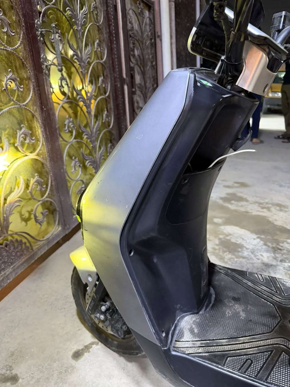 السلام عليكم ورحمة الله وبركاته دراجة شحن للبيع دراجة٣١٨ تشغيل عن بعد انذر سرقه قفل ستيران لايت عالي وناصي هورن اشاير صندوك ٦ بطاريات كبار جدد اي نقص ما بيه العنوان زيونة شارع الربيعي الرقم*********** السعر٥٥٠ وبيه مجال❤️
