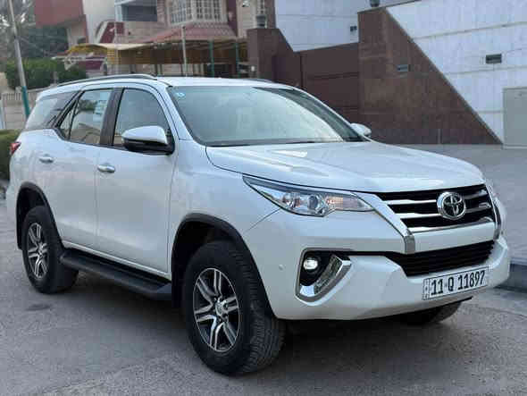 تويوتا فورتشنر 2020 خليجي وكالة
ماشية 54 الف كيلو نظيفة جداً
فور ويل درايف 4*4 
محرك 4 سلندر 2700
3 قطع تبريد 
7 راكب 
( السيارة مكفولة من الصبغ و البارد )

السعر 26,500 $ (265 ورقة )
رقم بغداد
مكانها بغداد / شارع فلسطين 
***********
