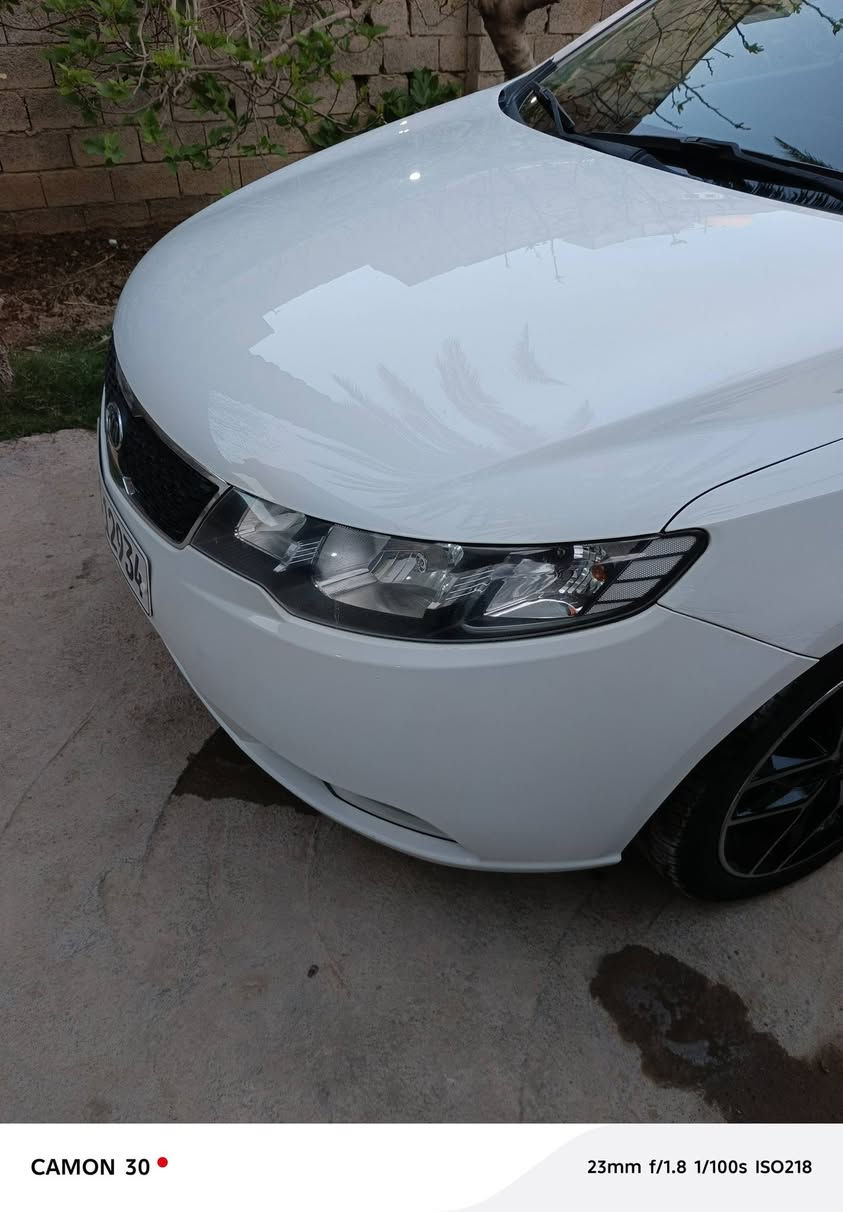 السلام عليكم كيا سيراتو 2012 فول عدا البصمه داخل رصاصي سياره جديده وجاهزه سنويه جديده مكفوله من الصبغ والتبديل سونار مرفق تبريد تدفئه وضع الشركه صدر تخم تاير جيد السعر 113 مكاني بعقوبه للتواصل ***********
