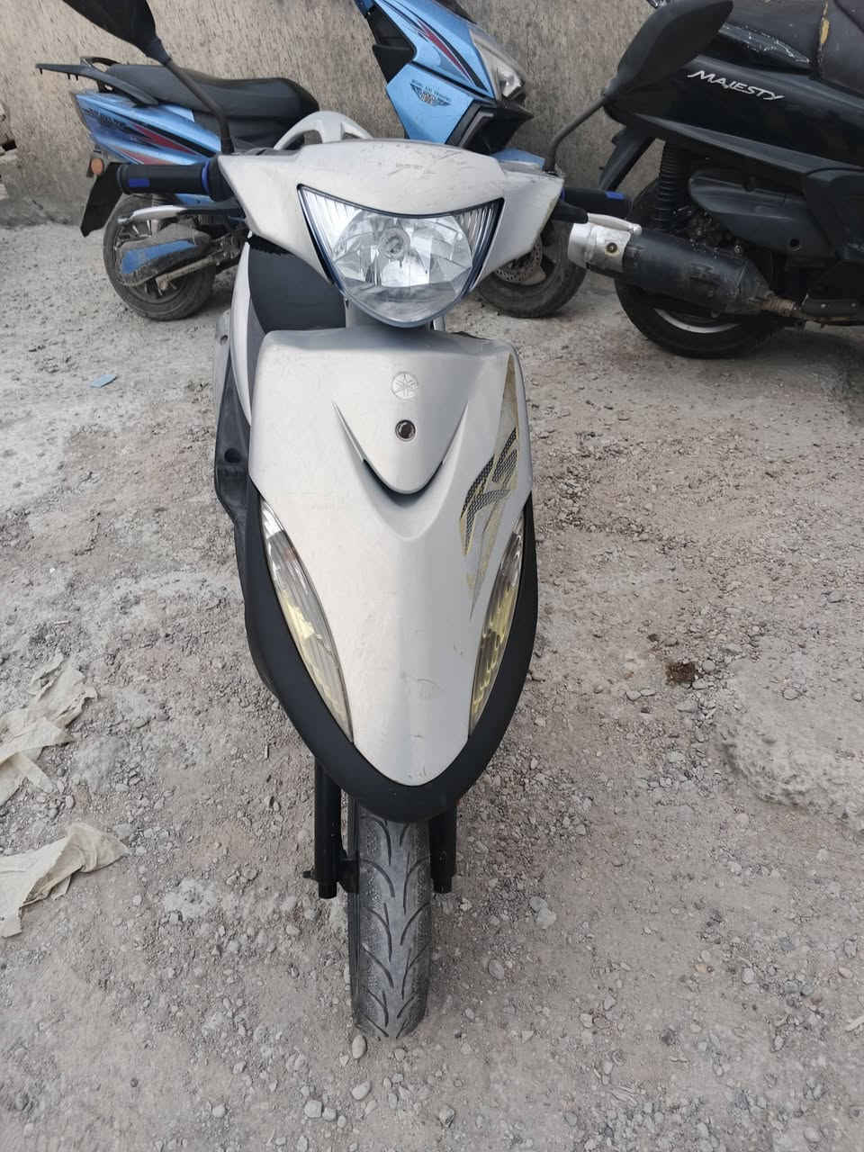 السلام عليكم
دراجة ماكس عدله 
صارلهة شهر من نازلة من رمبة
مكفوله كفالة عامة كهربائيات كاملة
كلجات شلعة معدل مكينة ناعمة
دراجة فولل نضافة عنواني بغداد المنصور 
سعر خاص رجاءآ اذا مو شراي لا تعبني
*********** واتساب
