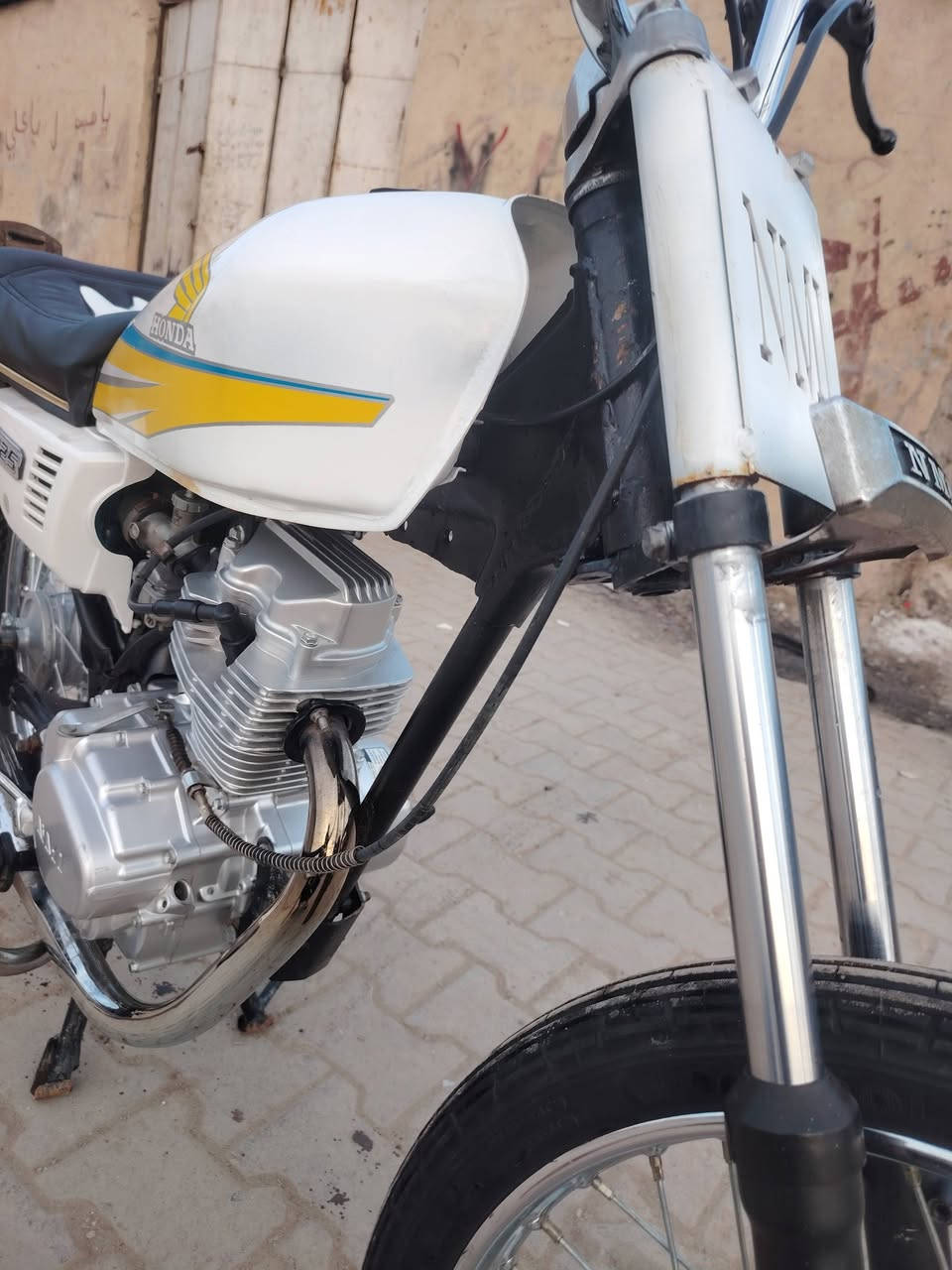 نامه ايراني بدون اوراق صارلهه شهر معمره جديده غراضه اصليه شرط السعر ٨٠٠ وبيهه مجال بسيط ما متواجد ع الفيس مكلف بالنشر خاص ماكو رقم صاحب المنشور ***********
