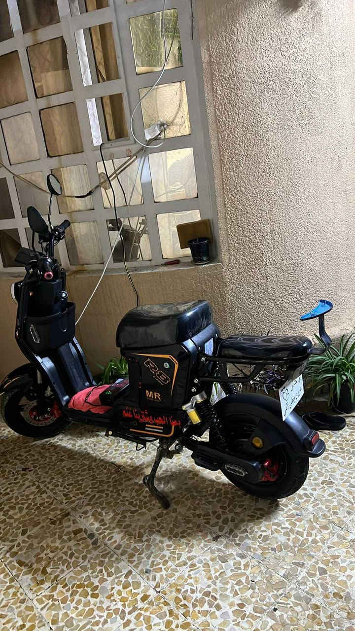 سلام عليكم دراجه شحن R8 للبيع سعر 375 قفل اشاير رباعي يمين يسار نضام P وبي نضام R حساسات بريك لايت زينون رماش عالي ناصي واتساب *********** الرزق على الله
