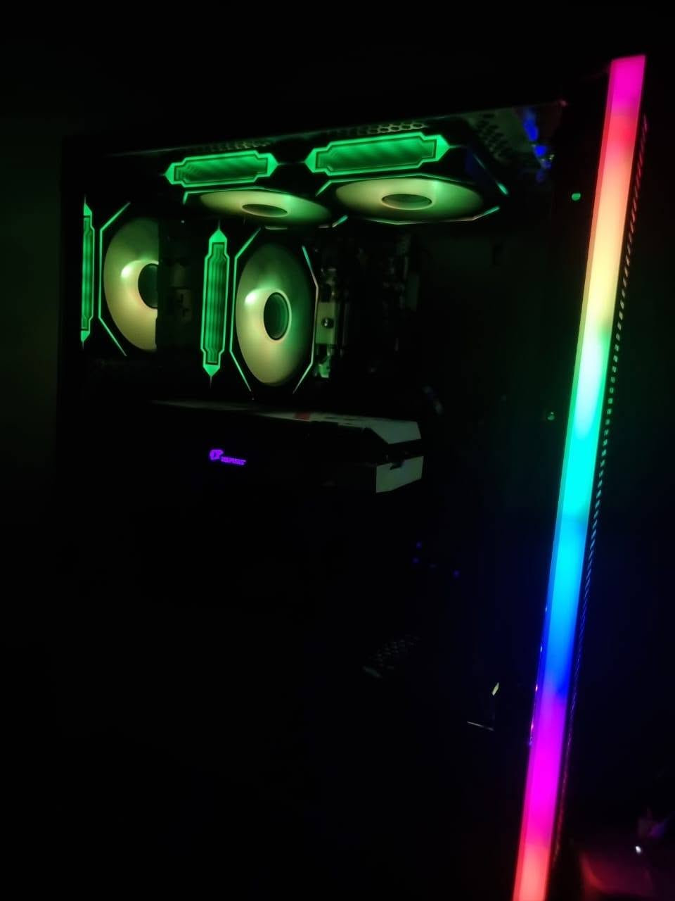 سلام عليكم للبيع تجميعه 
Rtx3050 8gb colorful igame 
Core I5 10400f 
Msi h510m plus v3 
Ram 16 3200hz 8×2
Ssd lexar 1 tb
Hdd 4tb 
Psu 600w deepcool 
Cooler deepcool ag400 
Case zalman s5 
Kit 7 fans  argb fan rpm 2000
السعر 850 وبيها مجال 
مكاني بغداد
للتواصل واتساب ***********
