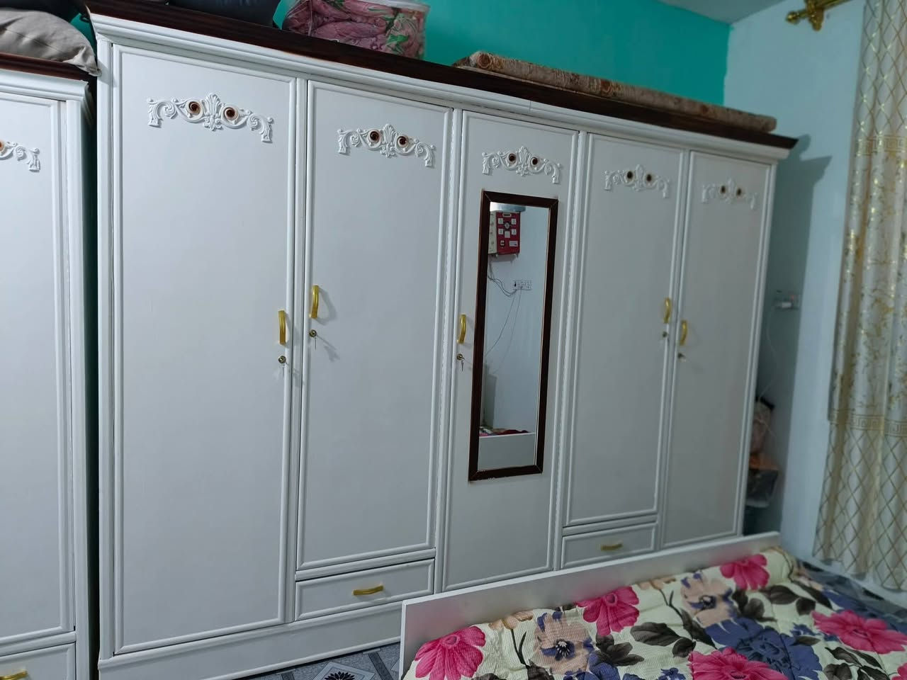 سلام عليكم غرفه نوم للبيع نضافة نفس الصور للبيع مامتواجد عل فيس الاستفسار ***********
