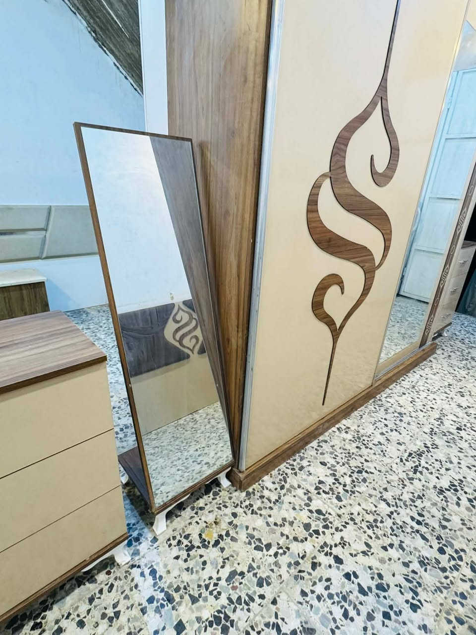 غرفه 7 قطع نضيفه  سعرهه 350 الف


**إذا كنت صاحب هذا الإعلان وتريد حذفه لأي سبب، رجاءا أرسل رسالة إلى الدعم الفني**