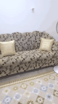 ديوان مستعمل للبيع
ب 250 وبي مجال للتواصل على : 
***********
***********
