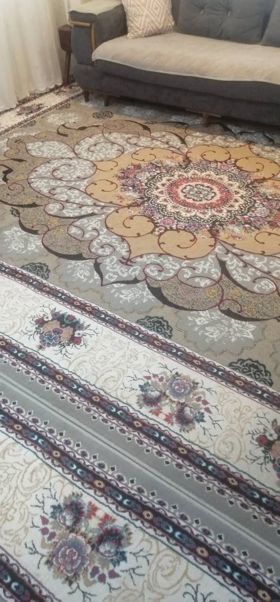 دوو فەرشی ئێرانی ۳×٤ تازەو جوان  ساڵێک ئەبێت کڕدراوە ٥۰۰هەزاری پێدراوە ئێستا ڕەنگەکەی ناگونجێت ئەی فرۆشم هەردووکی۲٥۰هەزاروو معامەلەیەکی کەم...
***********
*********** السليمانية, العراق
