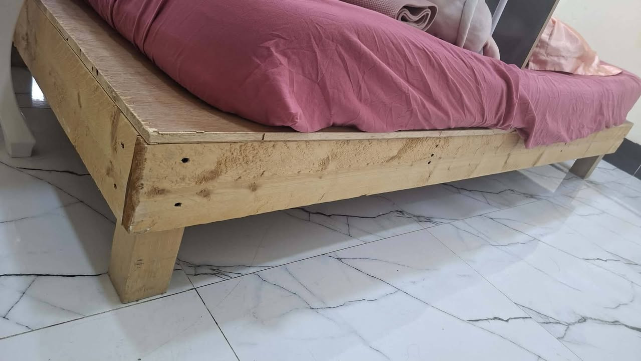 السلام عليكم غرفه تتكون من كنتور وميزتواليت وكومديات اثنين ب٣٠٠الف
تخت حطاطه ب٨٠الف
اسعارها بيها مجال مكاني الرمادي


**إذا كنت صاحب هذا الإعلان وتريد حذفه لأي سبب، رجاءا أرسل رسالة إلى الدعم الفني**