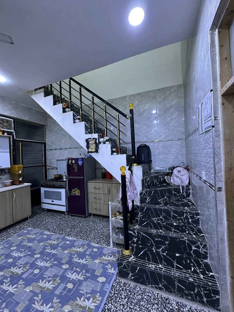 دار100م 

طابق ونص غرفتين نوم وستقبال وصاله وصحيات فوك وجوه وخارجيه بناء جديد خدمات كامله

بوب الشام المدخل الثاني تعبر السوك بمسافه صفحه ابوعليان

السعر52 مليون وبي مجال

***********
