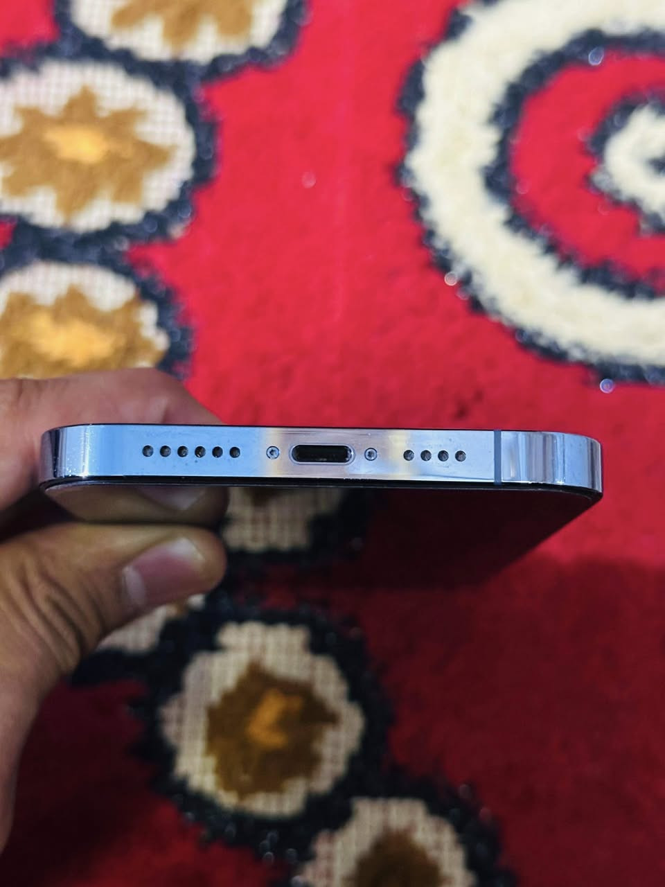 السلام عليكم
ايفون 13 برو ماكس مبايل نضيف كلش 
ذاكره 256 
بطاريه 90 معلايه 97 امانت الله كلش زين بلشحن
لونه مميز 
بيع فقط 475 
المبايل بيه خطوط بلشاشه مماثره عليه ابدا  
 تفاصيل اكثر ***********
