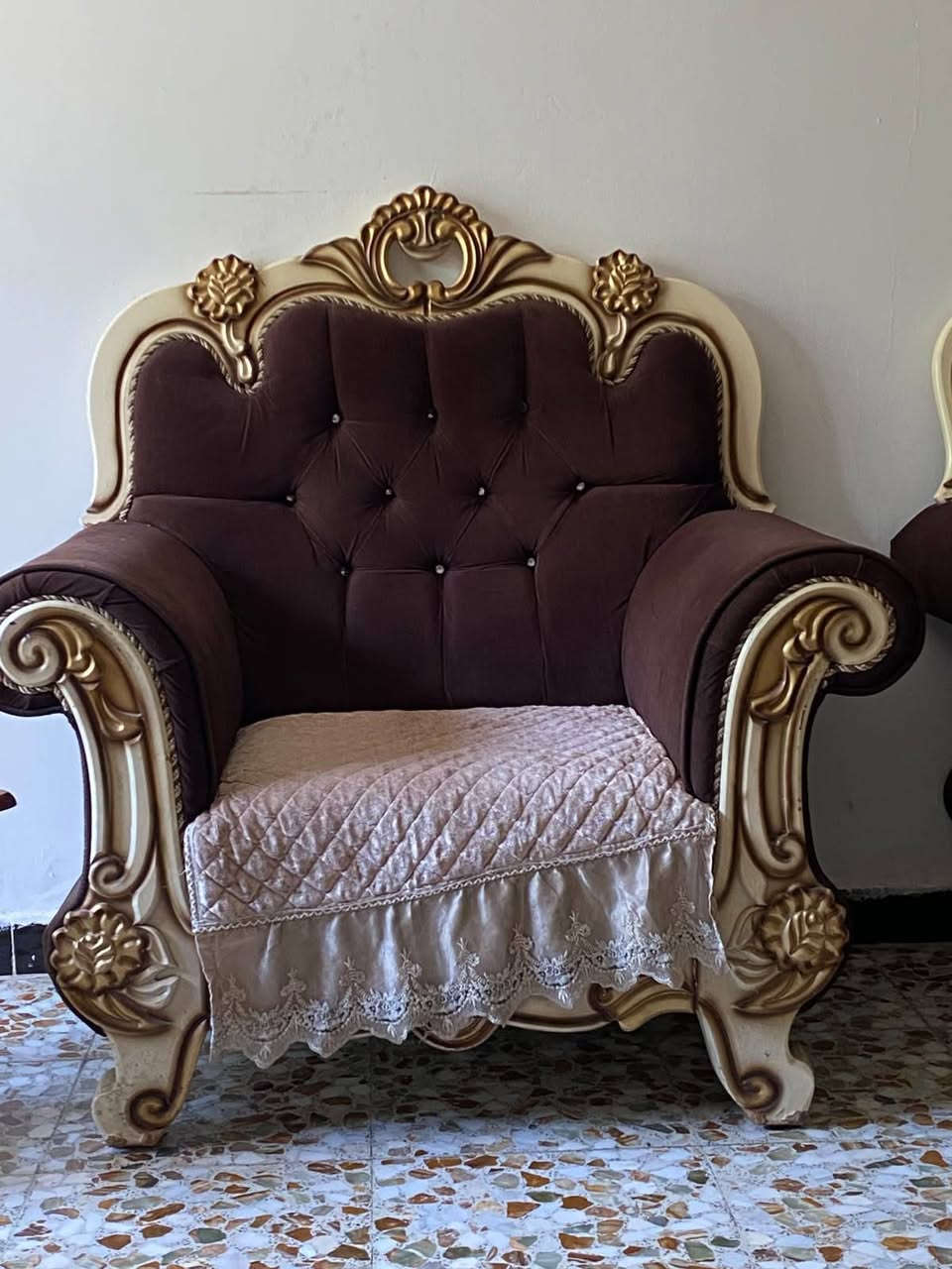 السلام عليكم
تخم قنفات شغل خاص مو سوگي ثكيل نظيف مابي كسر
العنوان بغداد البياع 700  وبي مجال
***********

