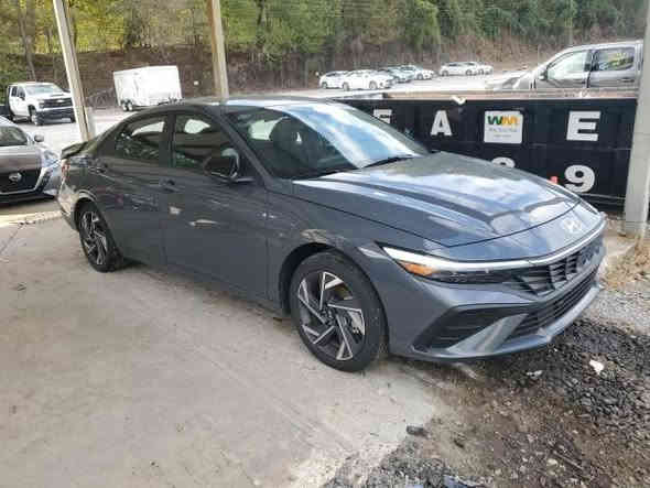 السلام عليكم هونداي النترا 2025 SPORT لون اسبنتي حادثها كما موضح في الصور ترهم كتاب شهداء وترهم حره السياره جايه بل طريق سعرها (100) تفاصيل اكثر *********** اتصل وادلل
