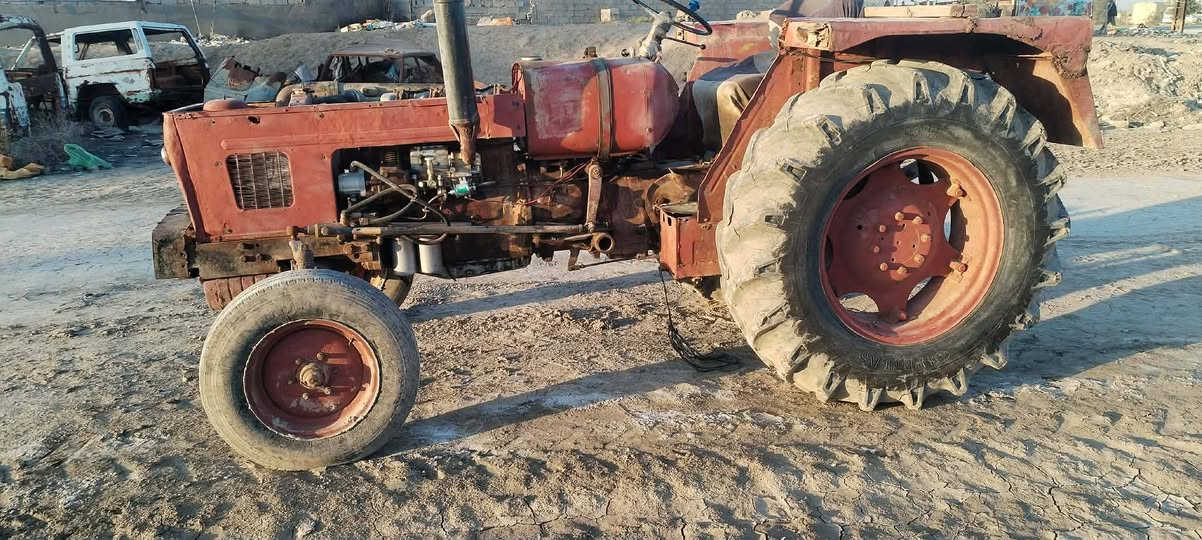 عنتر للبيع مكفوله من كلشي وضع شركه نكره سلف جاهزه للعمل عنوان بابل ناحية الطليعة السعر 3مليون وبيه مجال للشراي ***********
