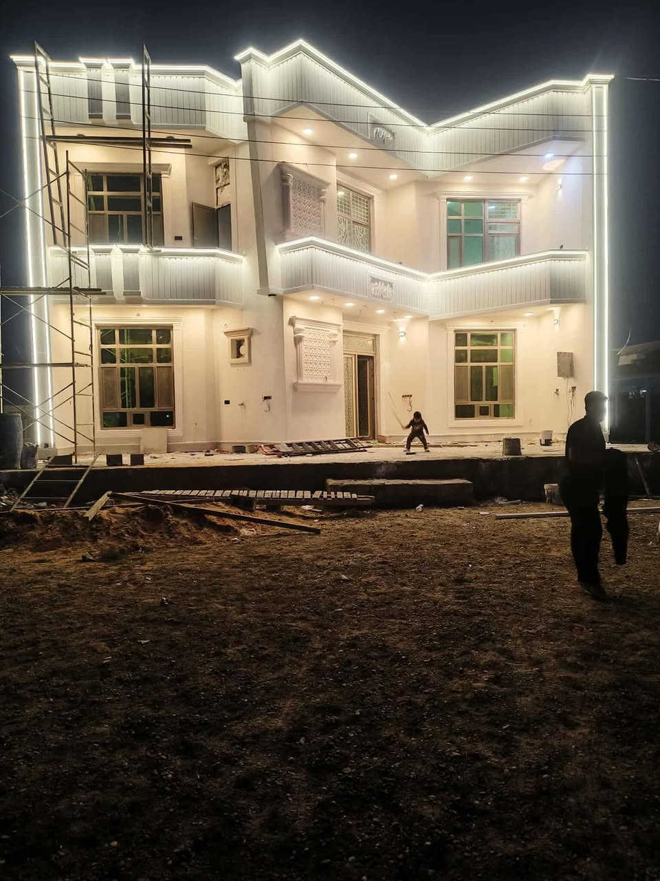 كادر واجهات من الرمادي ***********
