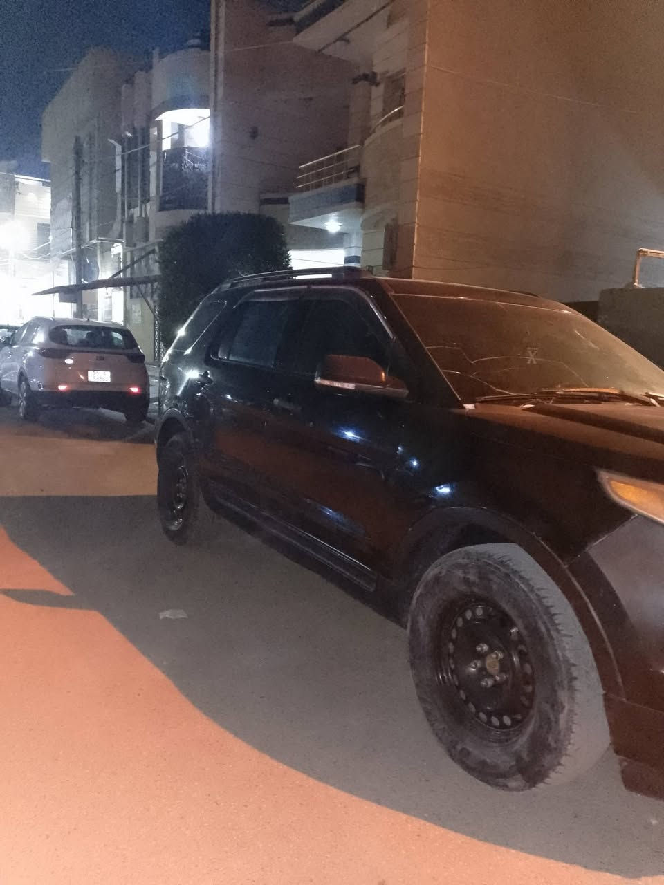 السلام عاليكم بيع سيارة فورد اكسبلور موديل 2011 السعر 125 ورقة للستفسار *********** مكان ديالئ بعقوبة
