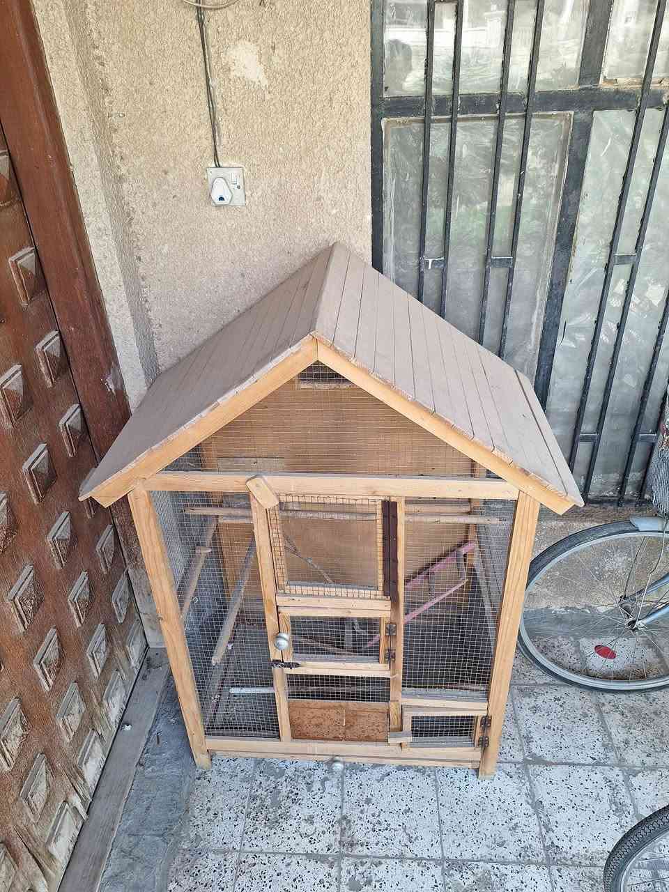 السلام عليكم
قفص للبيع 
باقي التفاصيل بالتعليقات


**إذا كنت صاحب هذا الإعلان وتريد حذفه لأي سبب، رجاءا أرسل رسالة إلى الدعم الفني**