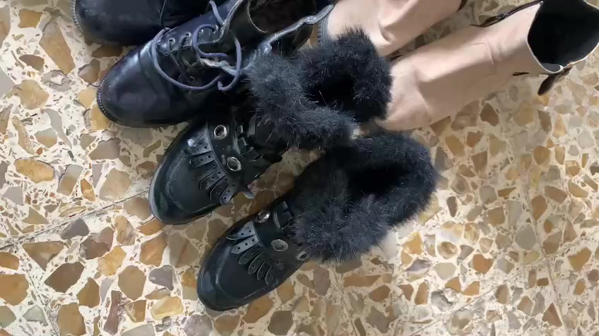 أحذية جديدة بس اصغار قياسات وانظاف للبيع قطعة بالسعر الفين دينار 
واذا كلم بيهم مجال 
موصل حي التحرير 
# الجميع
@إشارة
 # للبيع


**إذا كنت صاحب هذا الإعلان وتريد حذفه لأي سبب، رجاءا أرسل رسالة إلى الدعم الفني**