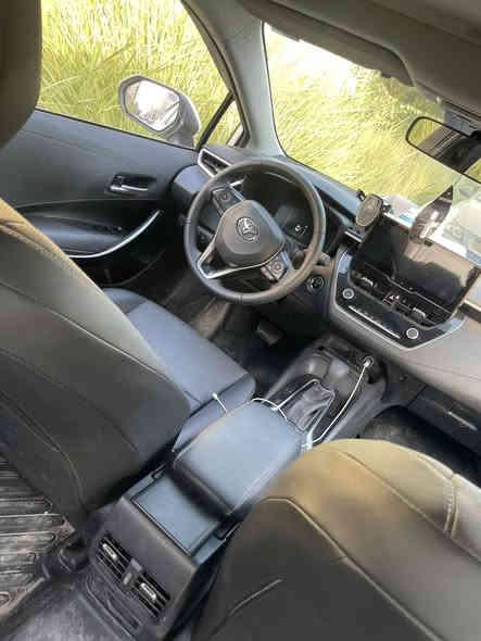 السلام عليكم للبيع كورلا هايبرد ٢٠٢٥ ماشية ٣٥٠٠ كيلو زيرو بسمي ١٥٠ ورقة سعرها قفل  *********** فوول السيارة
