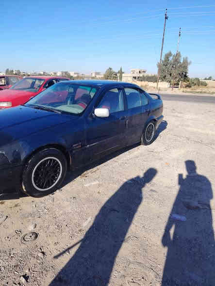 السلام عليكم بيم حجم رقم كركوك سنوية خضرة وكالة عامة بسمنا شرط الوكالة والتحويل كير ومحرك شرط محرك كبس مسكر كير عادي صدر خلفي وامامي جديد تخم تاير أربعة جديد مسجل وأربع سماعات شغال كهربيات كلهة شغالة كشر وقرفة حلوات ترايك البصرة نشاط فول مضومت تبريد كاملة مضومت تفءة نار باور شغال سيارة بدون صبغ ولا معجون السعر ٢٥ ورقة وبيهة مجال بصيط مكان السيارة العلم قريت الربيضة ***********) *********** مراوس حسب القناعة
