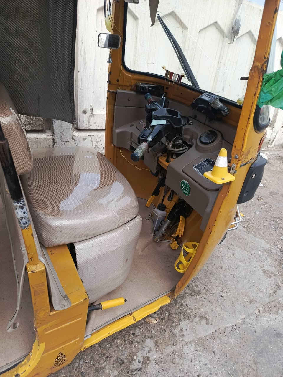 سلام عليكم ورحمة الله 
تكتك موديل 2018/12
بسمي تكتك تحويل ثاني يوم 
معمر بيه لغد 
خير من الله تكتك بعته بل جيس ما شاء الله 
مثل مشوف  بل منشور 
العنوان لامين الثانية قرب مركز الشرطه
الرقم ***********
السعر 5و250 وبيه مجال الطيبين
