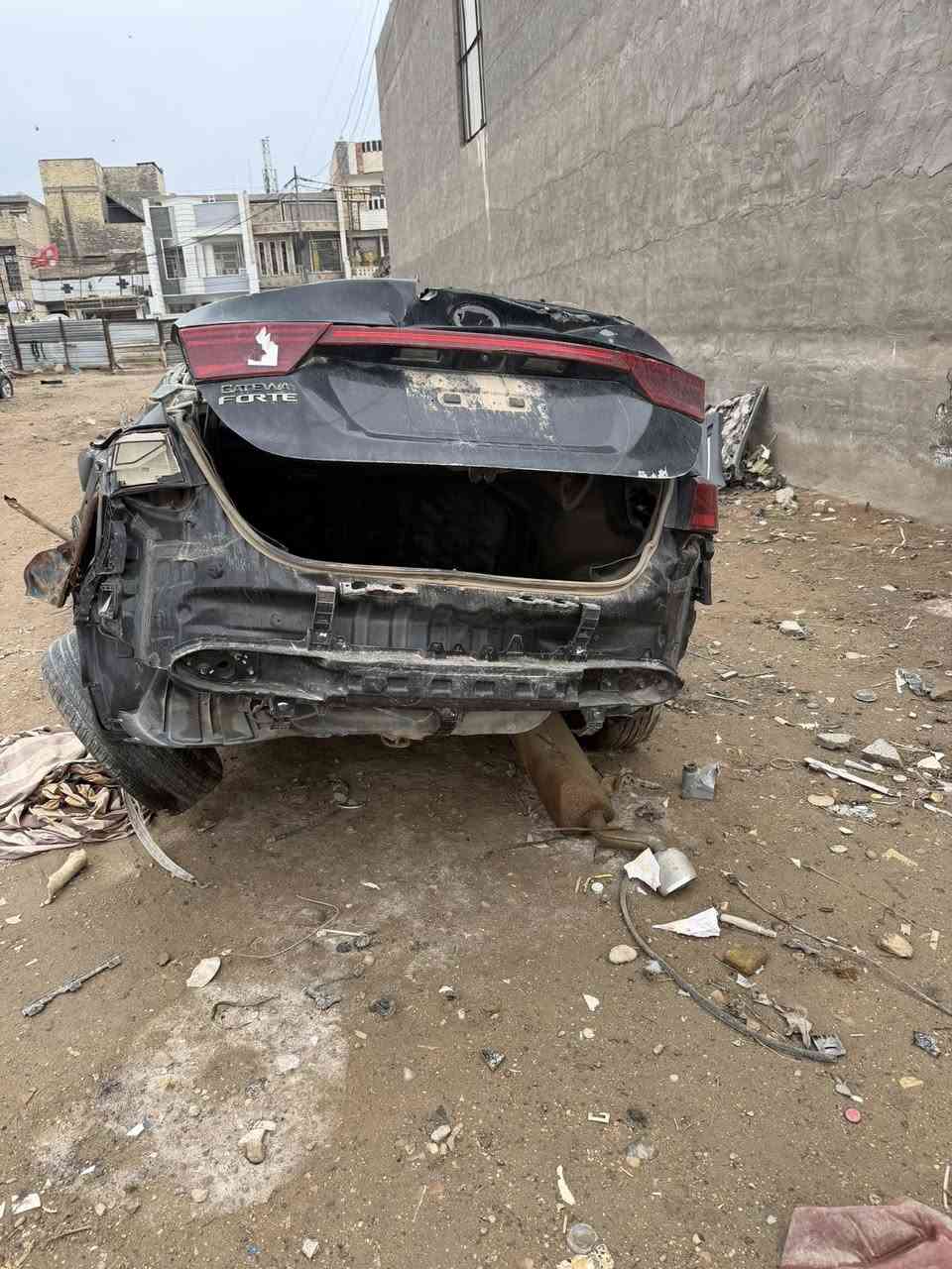 للبيع فورتي 2020
صار بيها حادث 
ابيع ع وضعها 
كير مكينة مابيهم شي 
مكينة2000 
رقم بغداد راعيها متوفي ابيعلك ع وضعها 
مكاني بغداد رئاسه العبيدي 
***********
