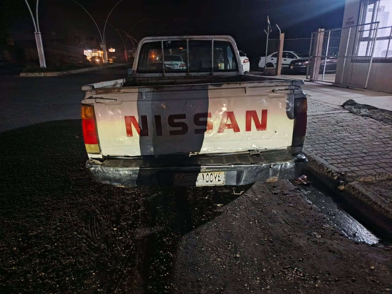 السلام عليكم سياره نيسان تك نظيفه قطره صبغ ما بيها سياره وضع شركه ابلاديه بيها خيسان بعض الملاحظات سياره نظيفه شرطه تحويل الشرعي موجود سياره 89 سياره لون ابيض حلوه قاعده نظيفه خمسه جير سياره محرك وقير شرط لا صرف ولا نفخ اترايك بغداد سياره مرتبه السعر 20 وبيها مجال عنوان موصل حي صدام السماح اتصل وبيك خير وتدلل***********
