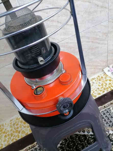 السلام عليكم ورحمة الله وبركاته جبنالكم تحفه فنيه من اندر النوادر صوبه سانيو قديمه مل ثمانينات شرط الشغل شرط النظافه كامله ما بيها نقص او عيب للبيع السعر خاص مكان موصل يوجد توصيل كافه محافظة العراق وهذا رقمي *********** موجود واتساب علا هذا الرقم
