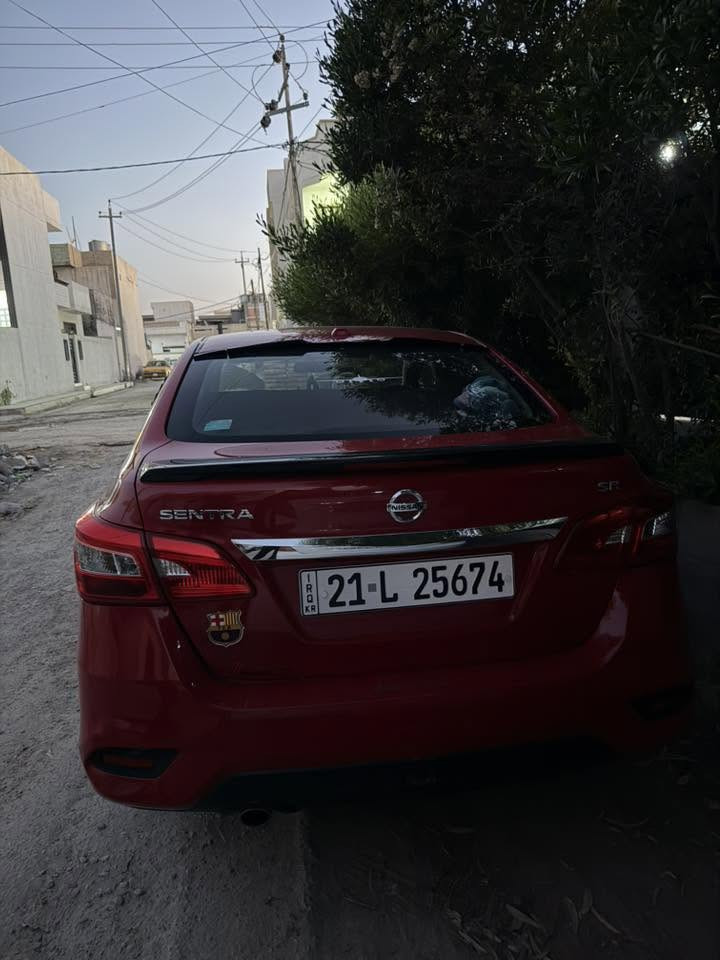 نيسان سنترا موديل 2017 مواصفات sr وارد امريكي تحويل مباشر ،گير ومكينه وتبريد  شرط ، سياره نضيفه من كل نواحي مهتم بيها شخصياً، 
داخل قماش 
الضرر مرفق ويه الصور فحص سونار، بونيد شبرين وجاملغ الامامي للسايق السعر المطلوب 120 
رقم الهاتف ***********
