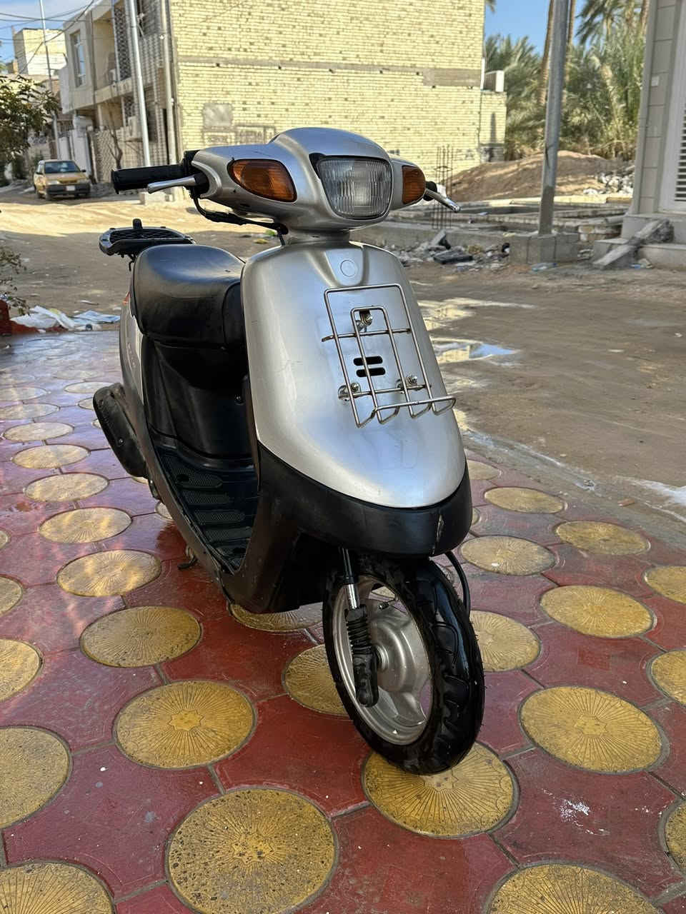 سلام عليكم دراجه للبيع بطه موديل 2003 ماناقصه شي نضيفه المحرك مامفتوح نكره سلف كهربائياته كله شغاله متواجد واتساب واتصال فقط عنوان كربلاء للاستفسار ***********
